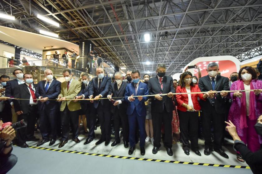 Inicia el reencuentro con pasillos amplios y seguros para los visitantes de la FIL 2021