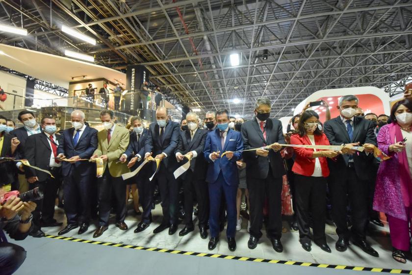 Inicia el reencuentro con pasillos amplios y seguros para los visitantes de la FIL 2021