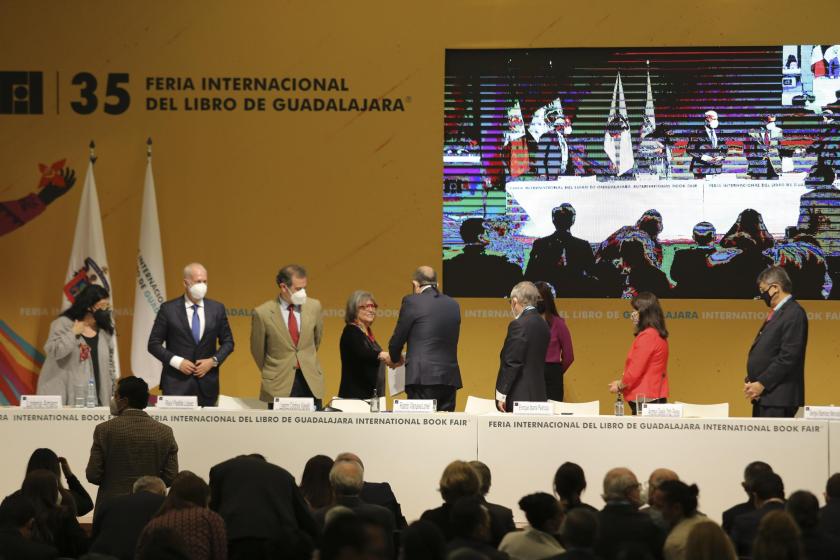 Inicia la FIL 35 con la emoción del reencuentro