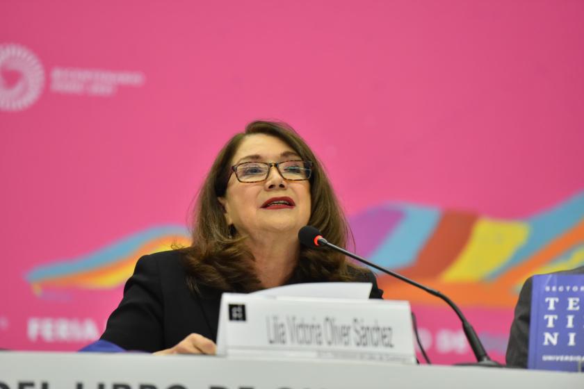 Rinden homenaje al personal de salud en libro editado por la UdeG