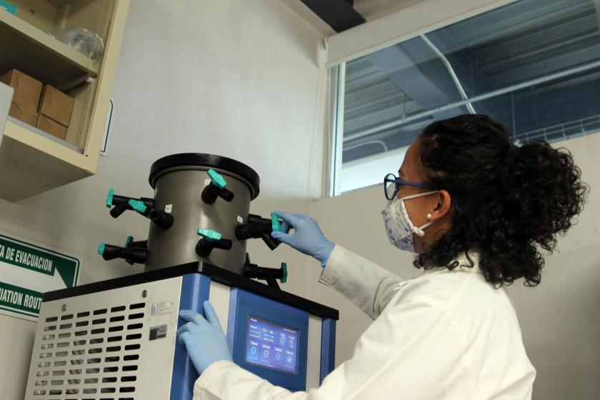 Investigadores sintetizan materiales para remover contaminantes en el agua