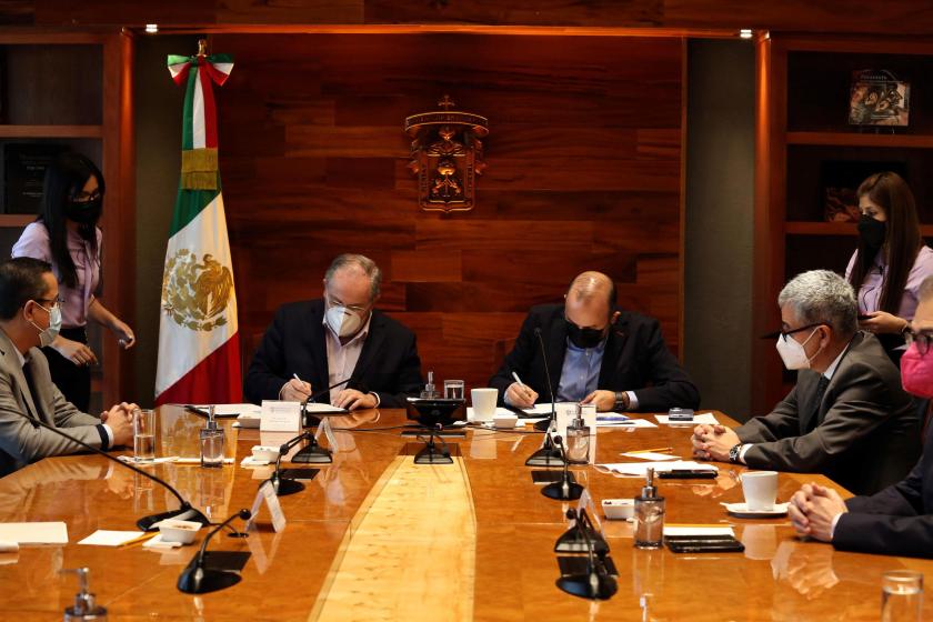 UdeG firma convenio con SALME, de la Secretaría de Salud