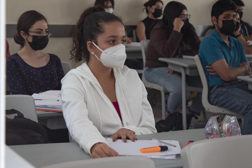 Regresan a clases presenciales en la UdeG