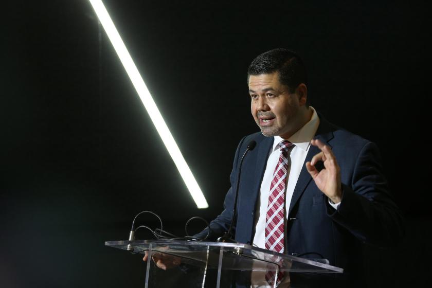 Canal 44 y CUCEA difundirán serie sobre educación financiera y económica