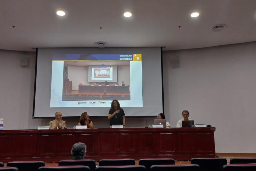 Dialogan sobre los retos de los posgrados en educación