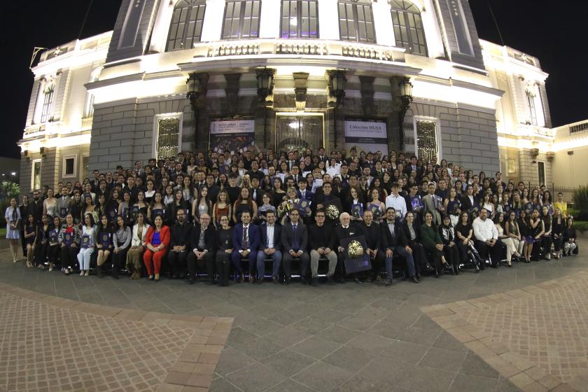 presea “Leo Honoris”