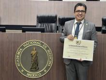 Recibe premio “Dr. Roberto Kretschmer” investigación de la vacuna CanSino, realizada por investigadores de la UdeG