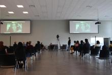 Debaten sobre el papel de la mujer en la arquitectura de AL