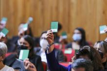 Hijos e hijas de policías caídos tendrán pase directo para estudiar en la UdeG