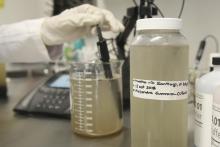 Reporta investigadora resultados sobre contaminación de agua del Río Santiago